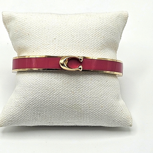 Coach Signature Logo Strawberry Pink Enamel Gold Tone Hinged  Bangle Bracelet - Picture 1 of 6